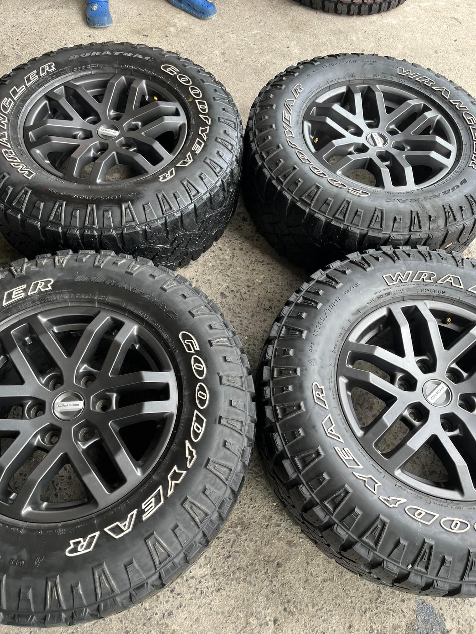 Mâm Lazang Ford Raptor 17 inch xịn tháo xe 285/70R17