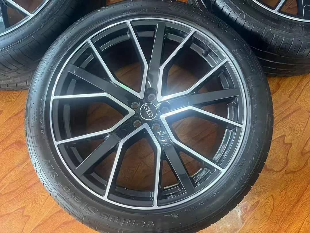 Mâm Lazang Audi Audi Q8 SQ8 4M8 2023 22 inch 4M8601025Q