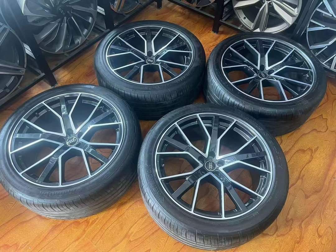 Mâm Lazang Audi Audi Q8 SQ8 4M8 2023 22 inch 4M8601025Q