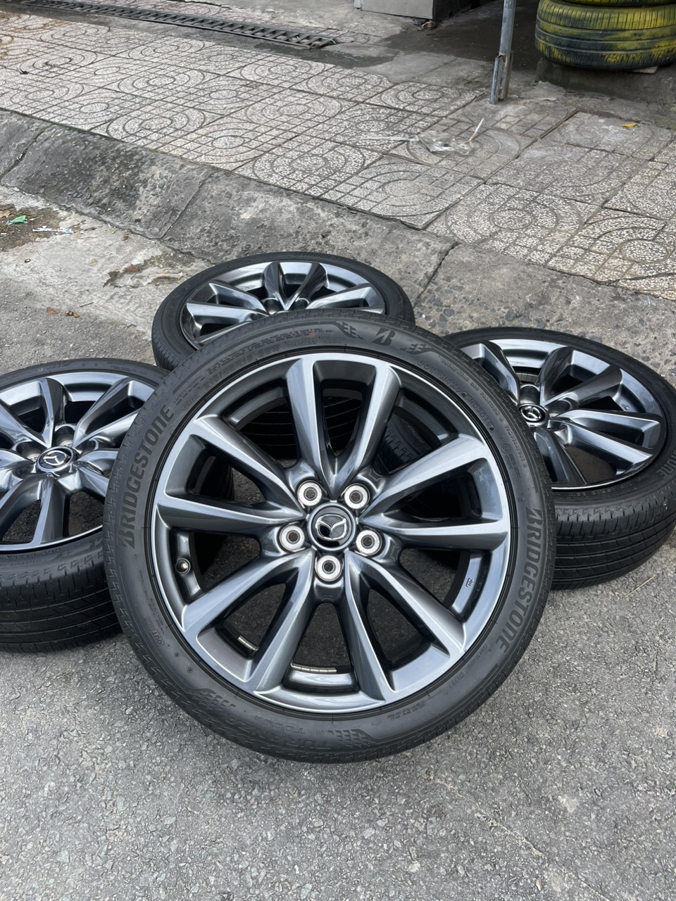 Mâm vành lazang Mazda 3 18 inch Hatchbach lắp lốp 215/45R18