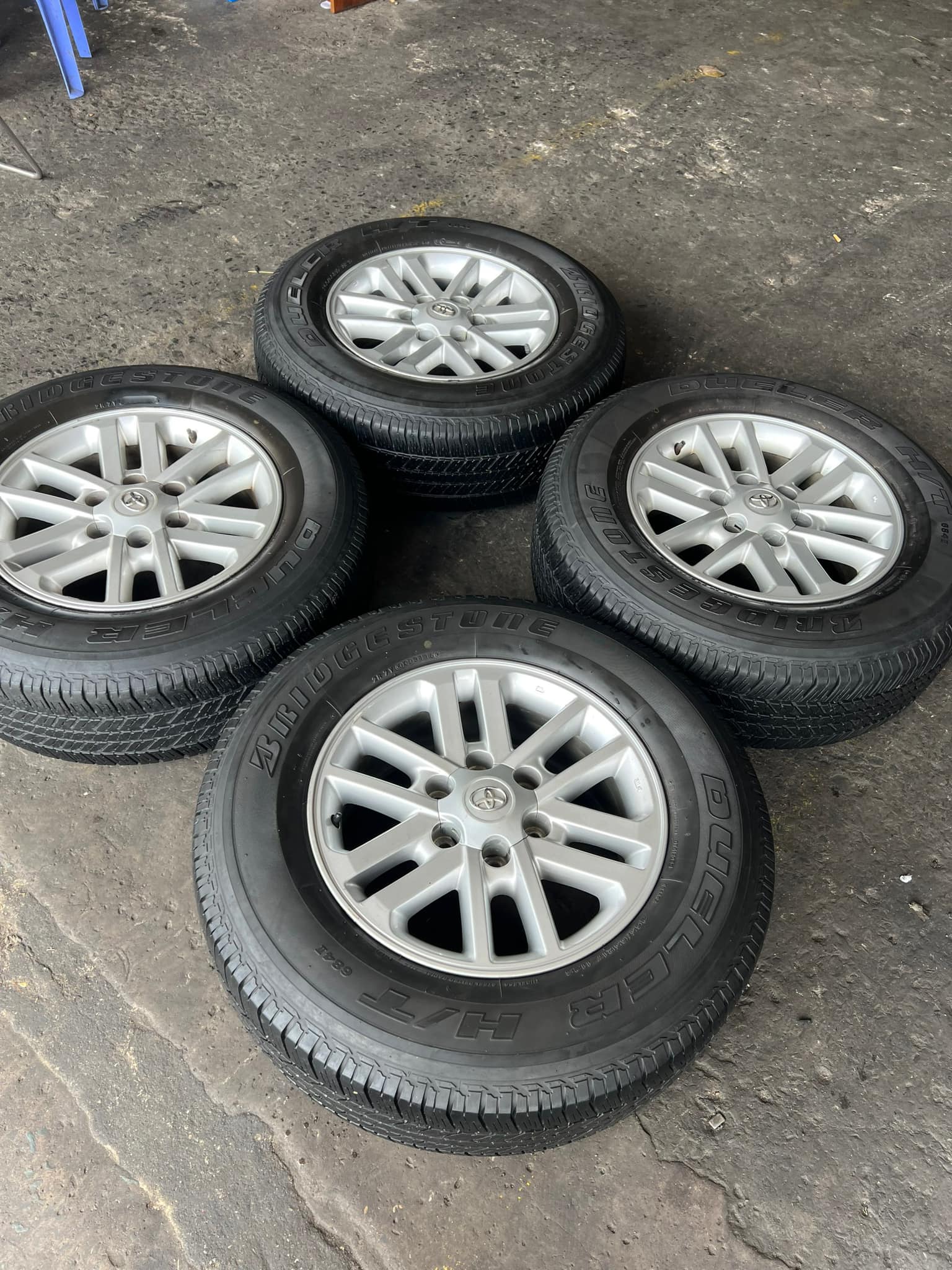 Lazang mâm vành Toyota Fortuner 17 inch lắp lốp 265/65R17