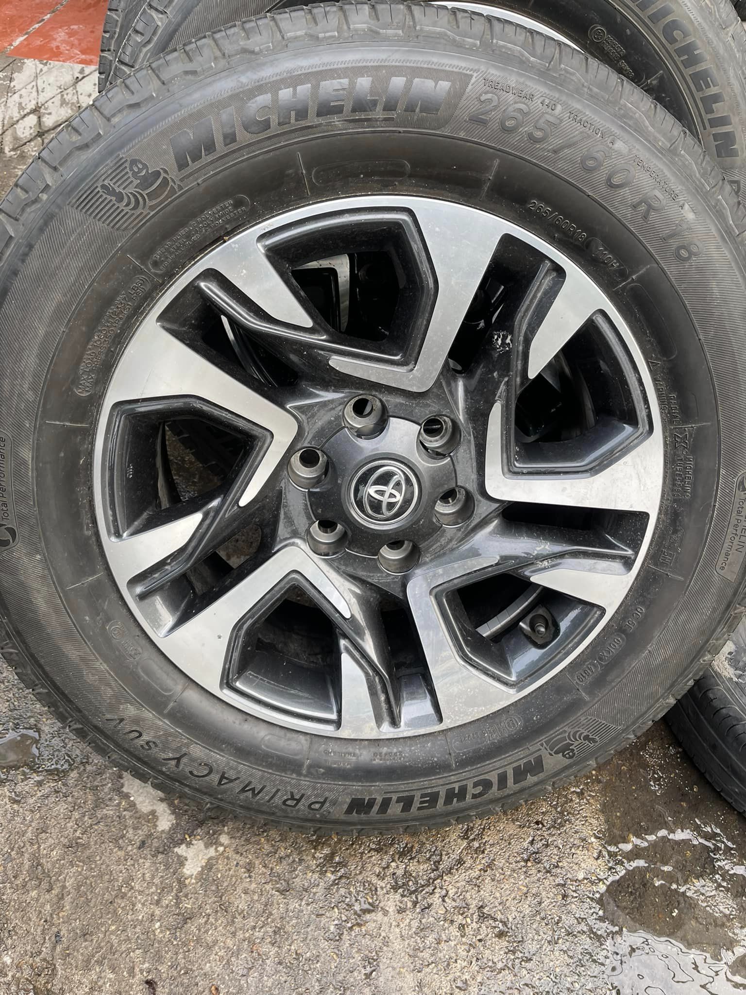 Lazang mâm vành Toyota Fortuner 2021 18 inch lắp lốp 265/60R18