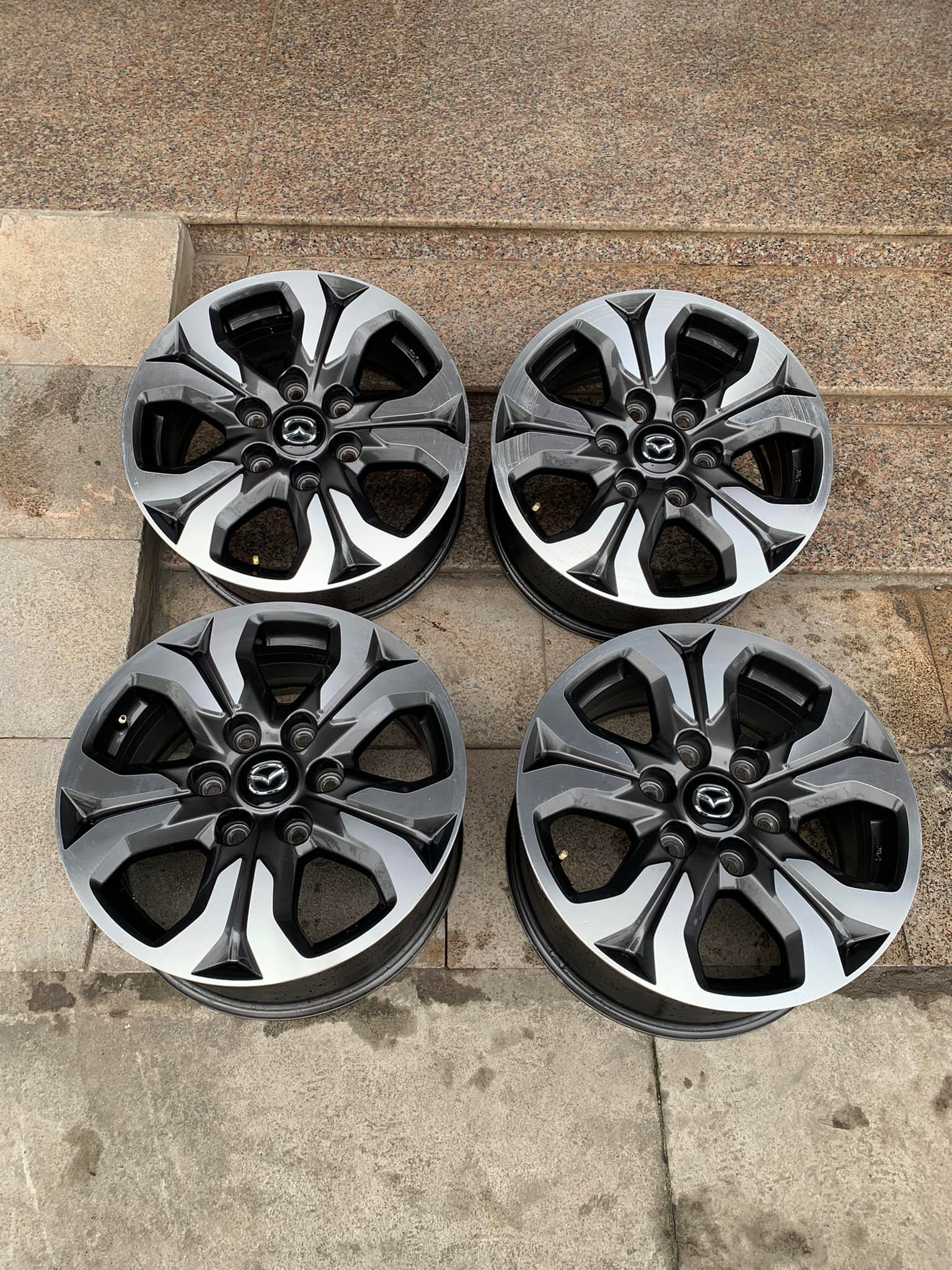 Mâm Mazda BT-50 lắp lốp 265/65R17