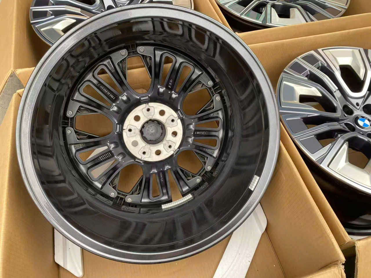  Mâm lốp Lazang BMW lướt 740i Pure 2023 20 inch chính hãng tháo xe