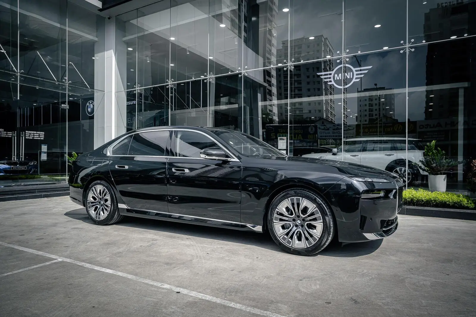 Mâm lốp Lazang BMW lướt 740i Pure Excellence 2023 20 inch chính hãng tháo xe