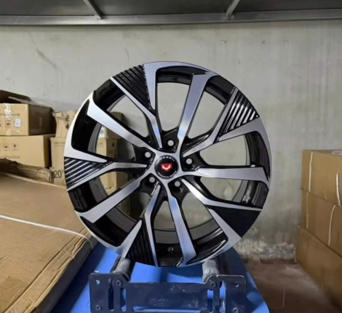 Mẫu mâm lazang theo xe 18 inch lắp Vinfast Limo Green