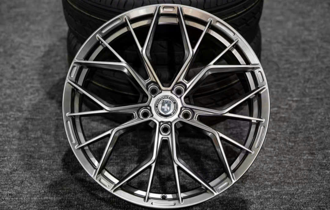 Mẫu mâm lazang theo xe 18 inch lắp Vinfast Limo Green