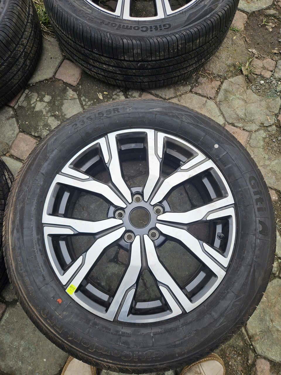 Mâm lazang lốp Ford Territory 2025 18 inch lốp 235/55R18 Giti mới 100%