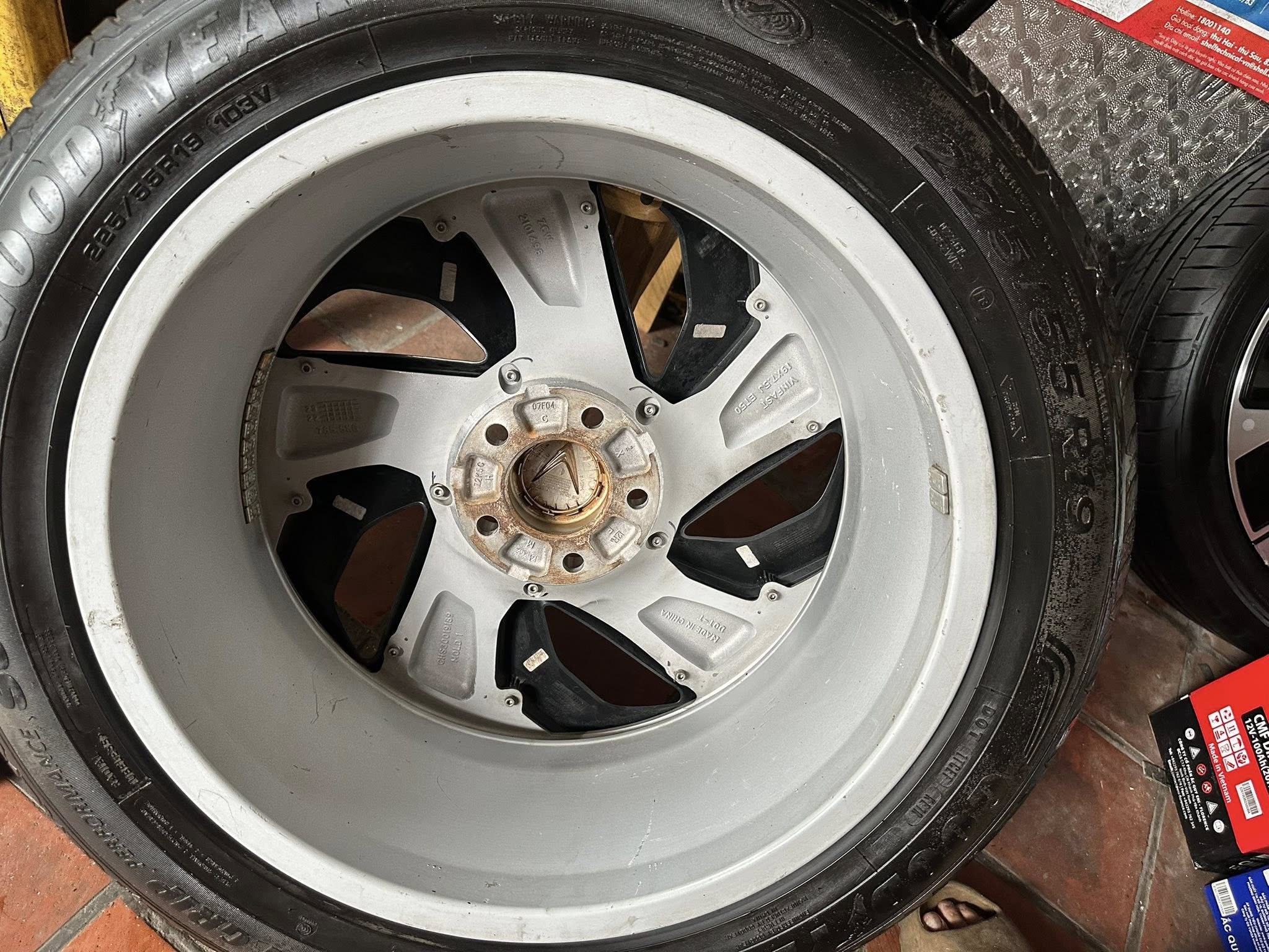  Mâm Lazang 2025 Vinfast VF8 Eco 19 inch chính hãng tháo xe