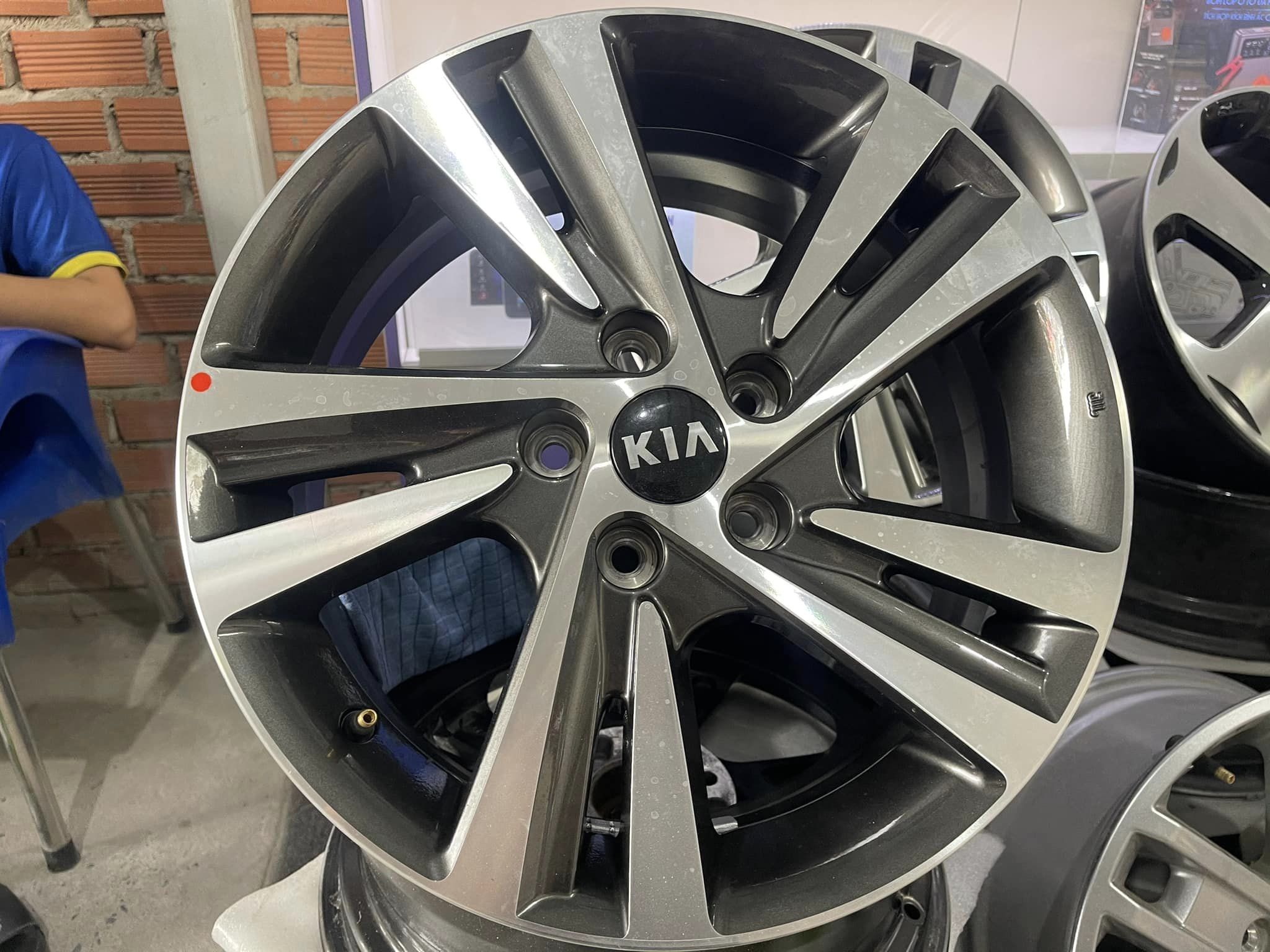 Bộ Mâm Lazang Kia Cerato 17 inch lắp lốp 225/45R17