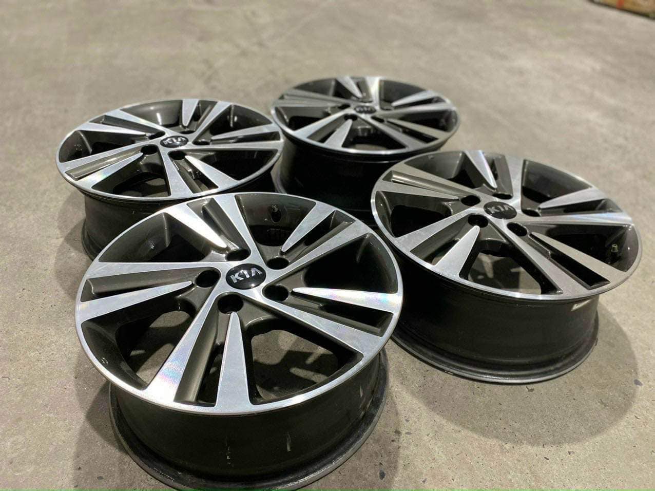 Bộ Mâm Lazang Kia Cerato 17 inch lắp lốp 225/45R17
