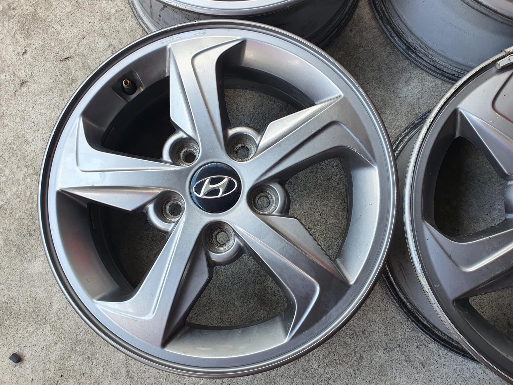 Mâm Lazang Hyundai Elantra 15 inch chính hãng mẫu cũ