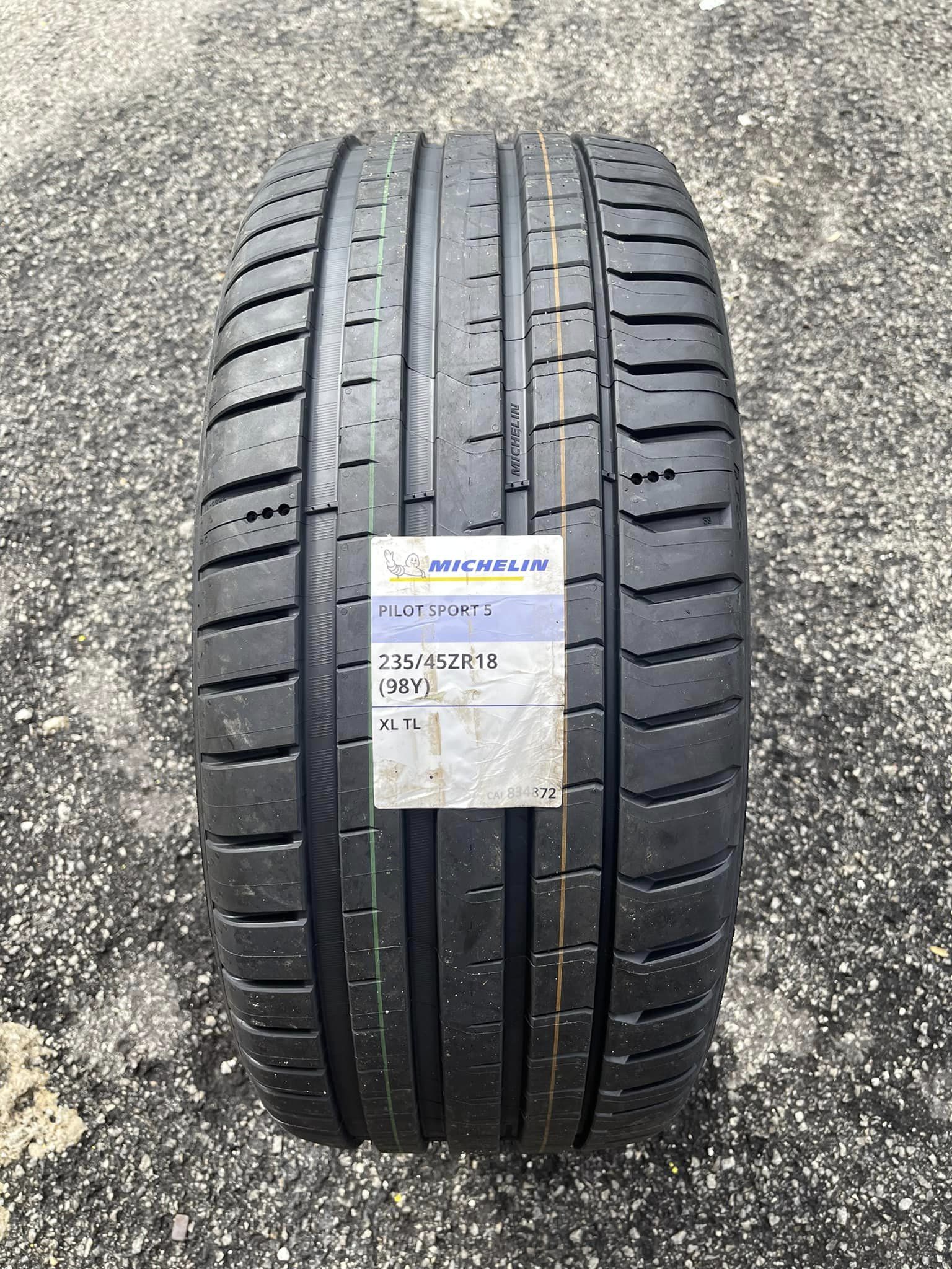 Lốp Michelin 235/45R18 Pilot Sport 5