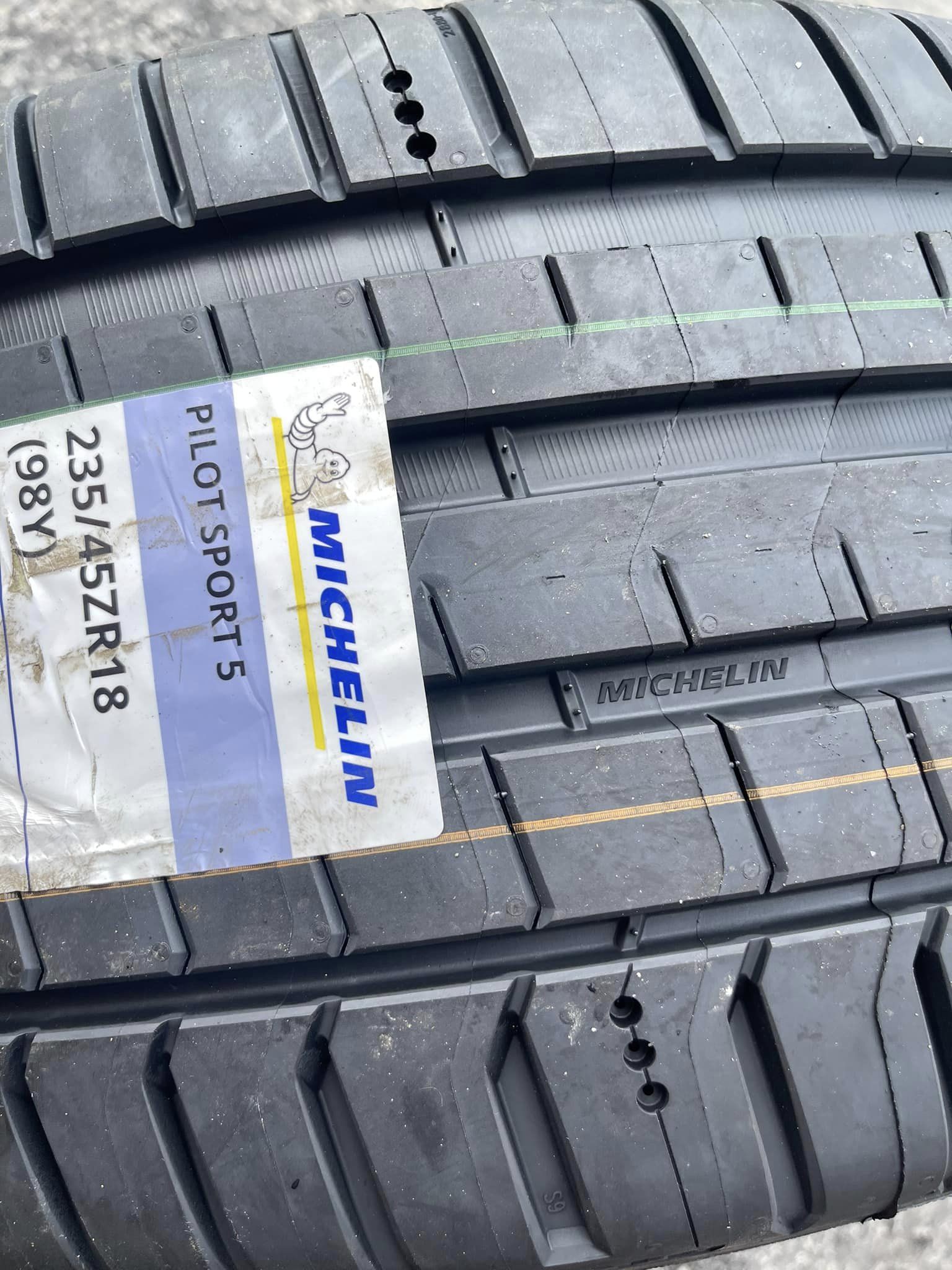 Lốp Michelin 235/45R18 Pilot Sport 5