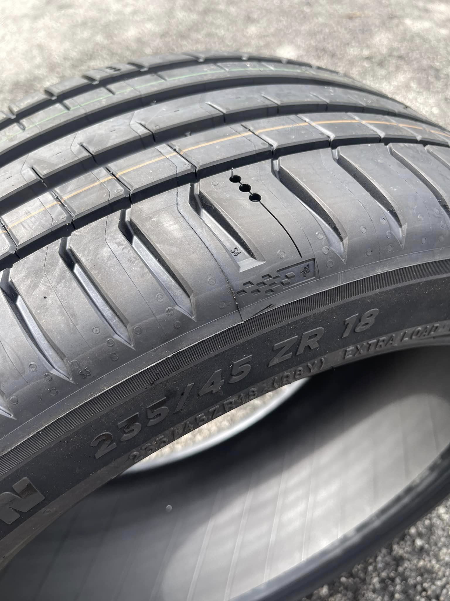 Lốp Michelin 235/45R18 Pilot Sport 5