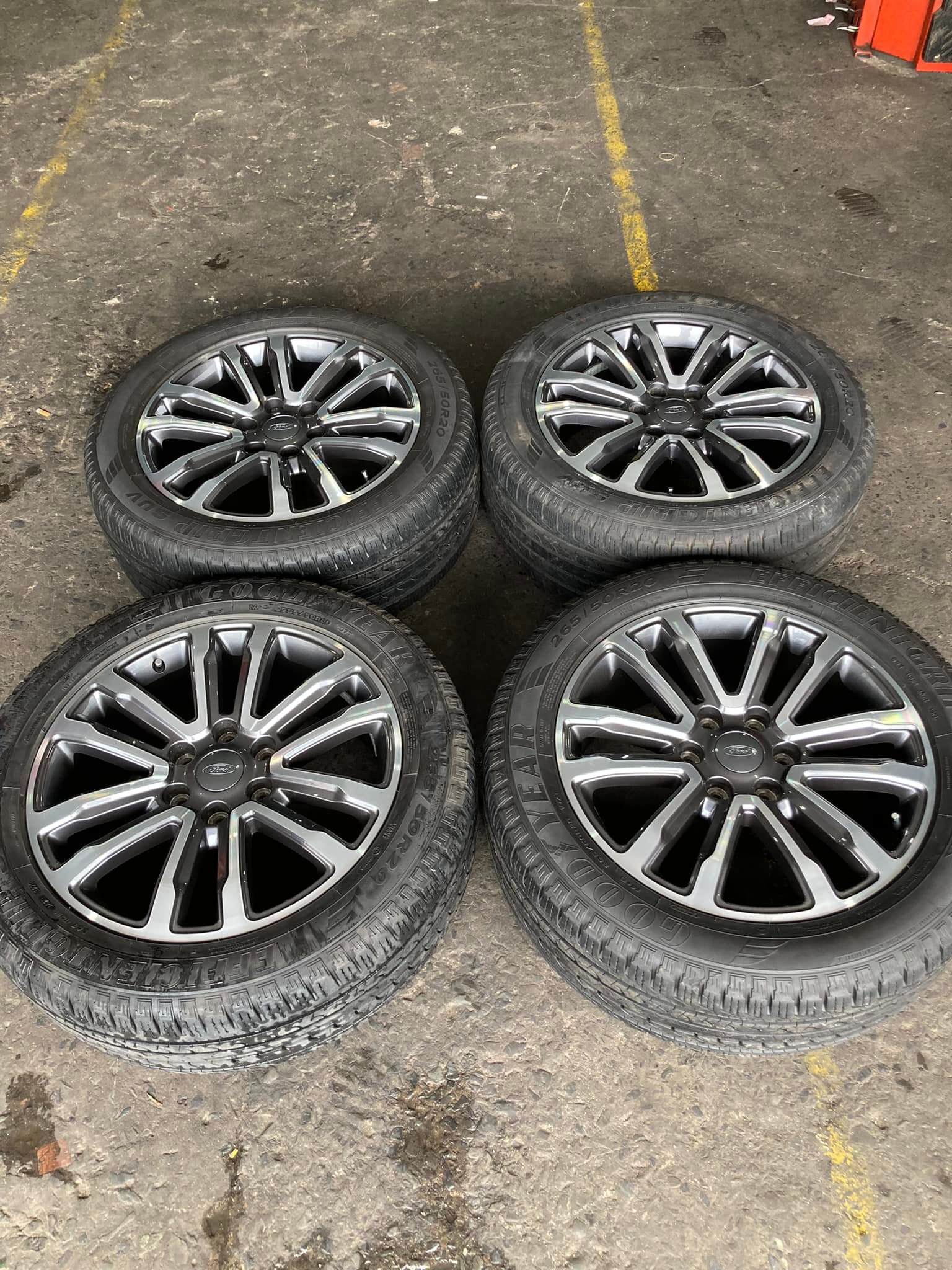 Mâm Ford Everest Titanium lốp 265/50R20 2019 2020 2021