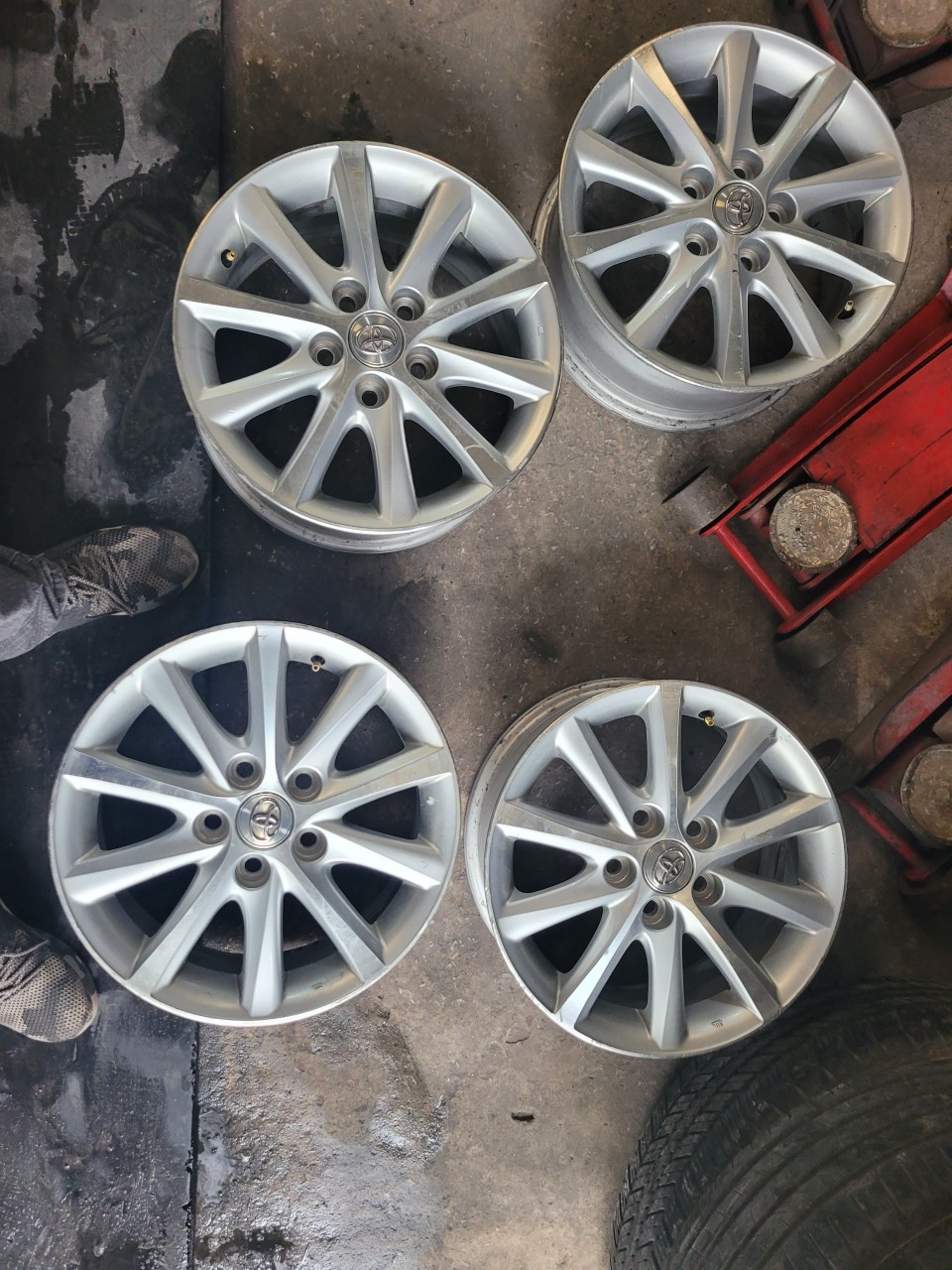 Mâm Lazang Toyota Camry 16 inch lắp lốp 215/60R16