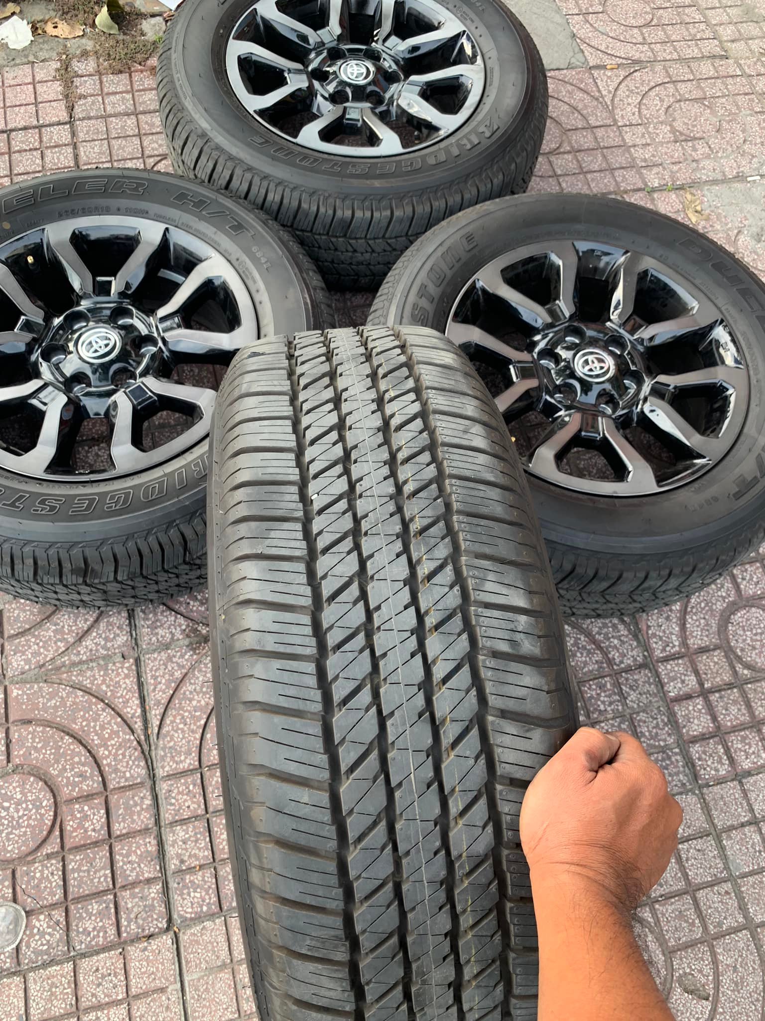 Mâm Lazang Vành Toyota Hilux 2020 18 inch lắp lốp 265/60R18