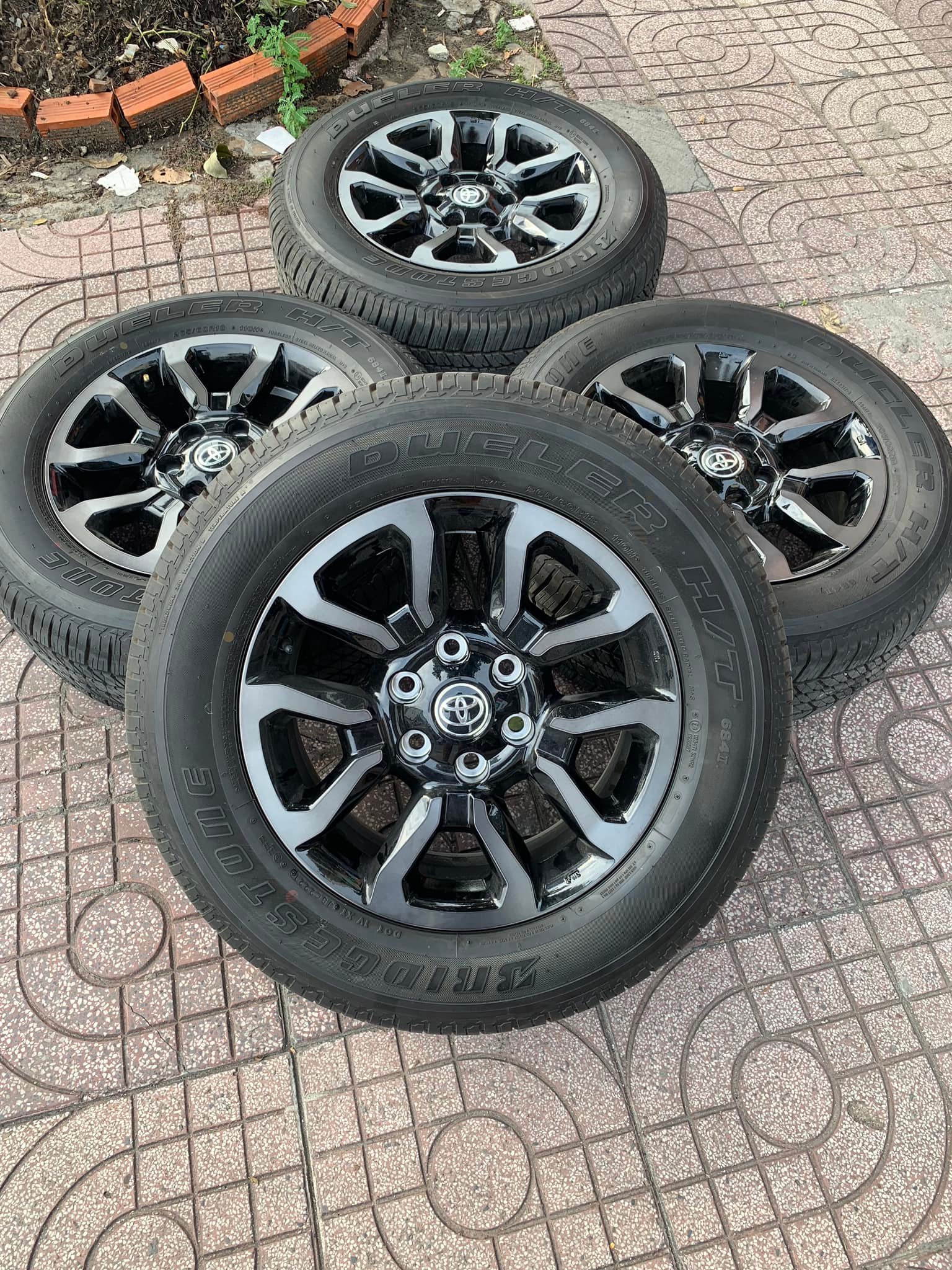 Mâm Lazang Vành Toyota Hilux 2020 18 inch lắp lốp 265/60R18