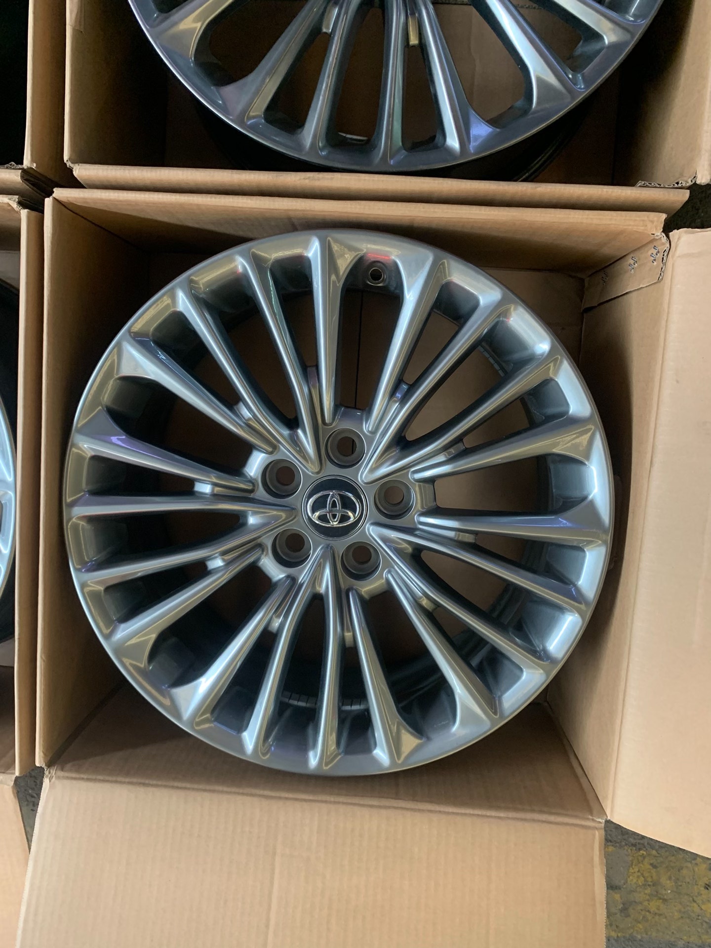 Mâm 18 inch Toyota Avalon/Camry/Reiz 8.0J đúc flow-forming - ảnh 2