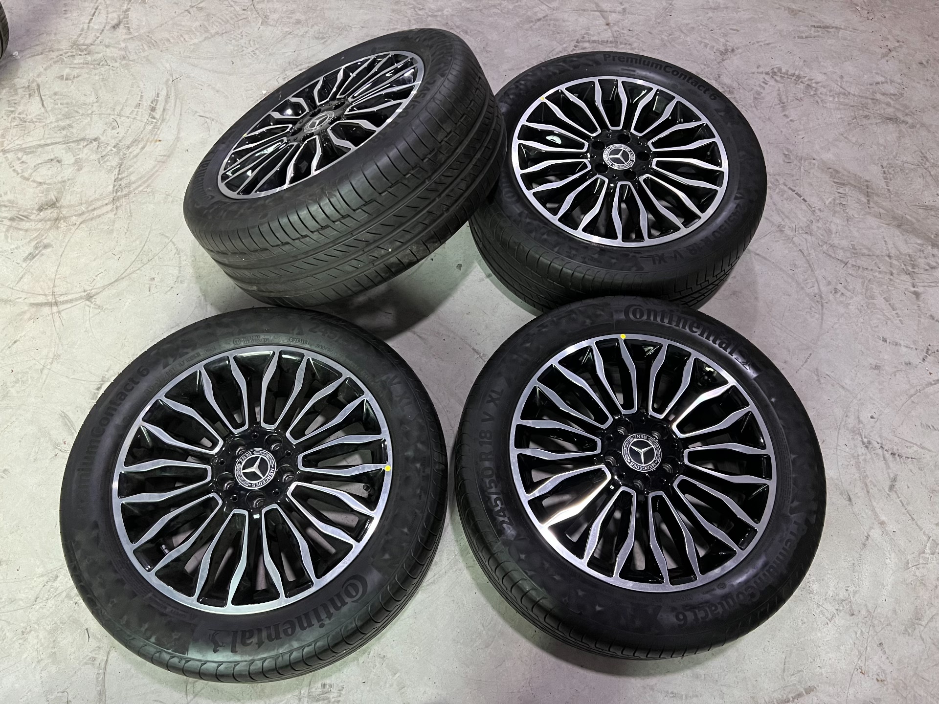 Mâm Mercedes V260 18 inch đúc trọng lực - ảnh 4