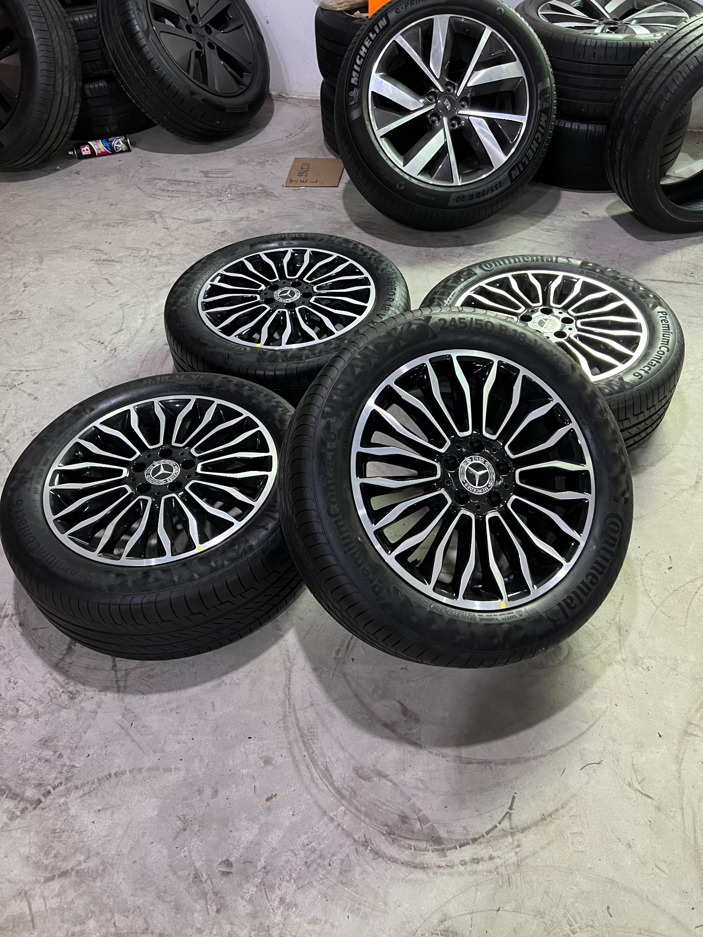 Mâm Mercedes V260 18 inch đúc trọng lực - ảnh 7