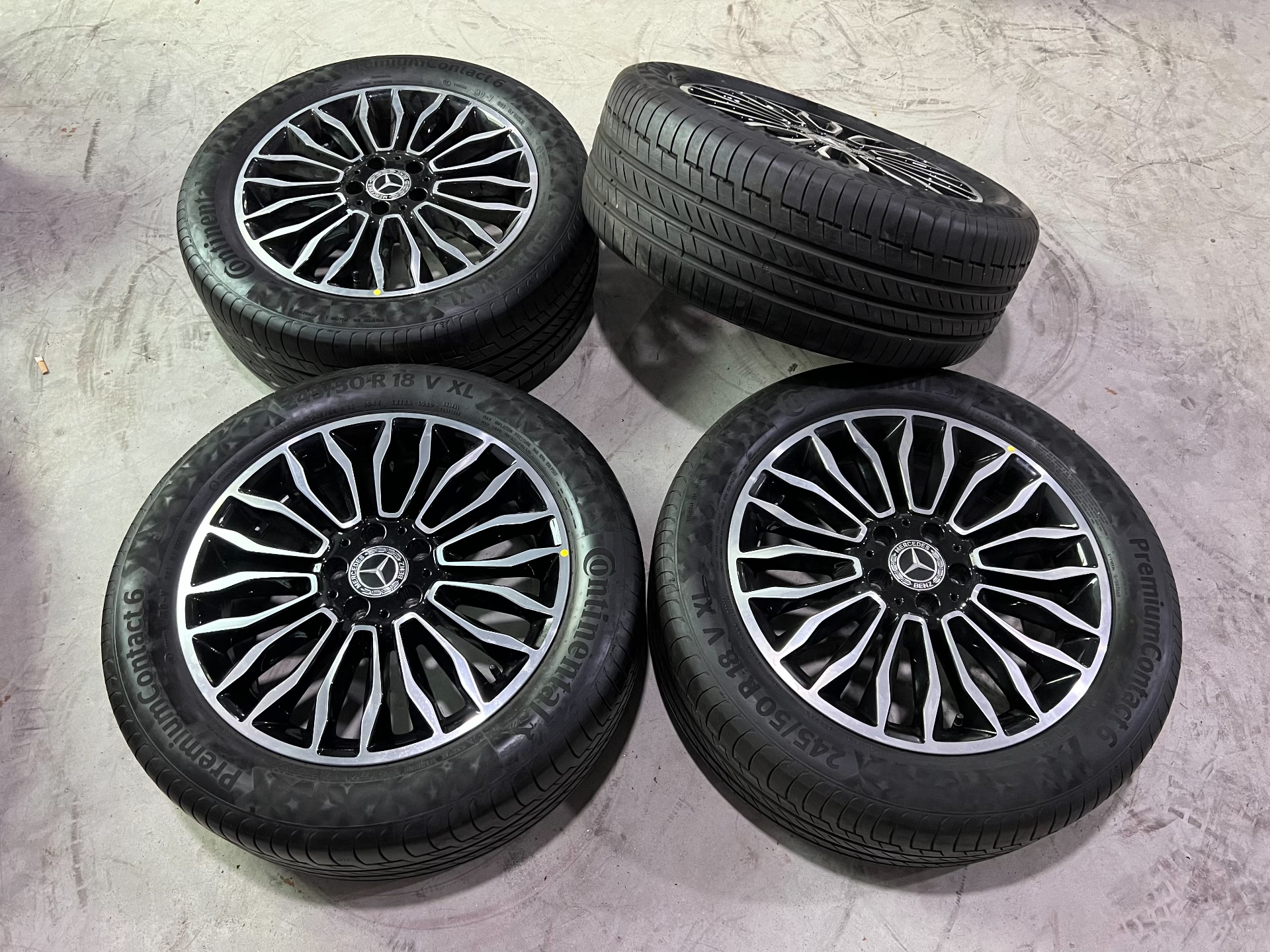 Mâm Mercedes V260 18 inch đúc trọng lực - ảnh 5