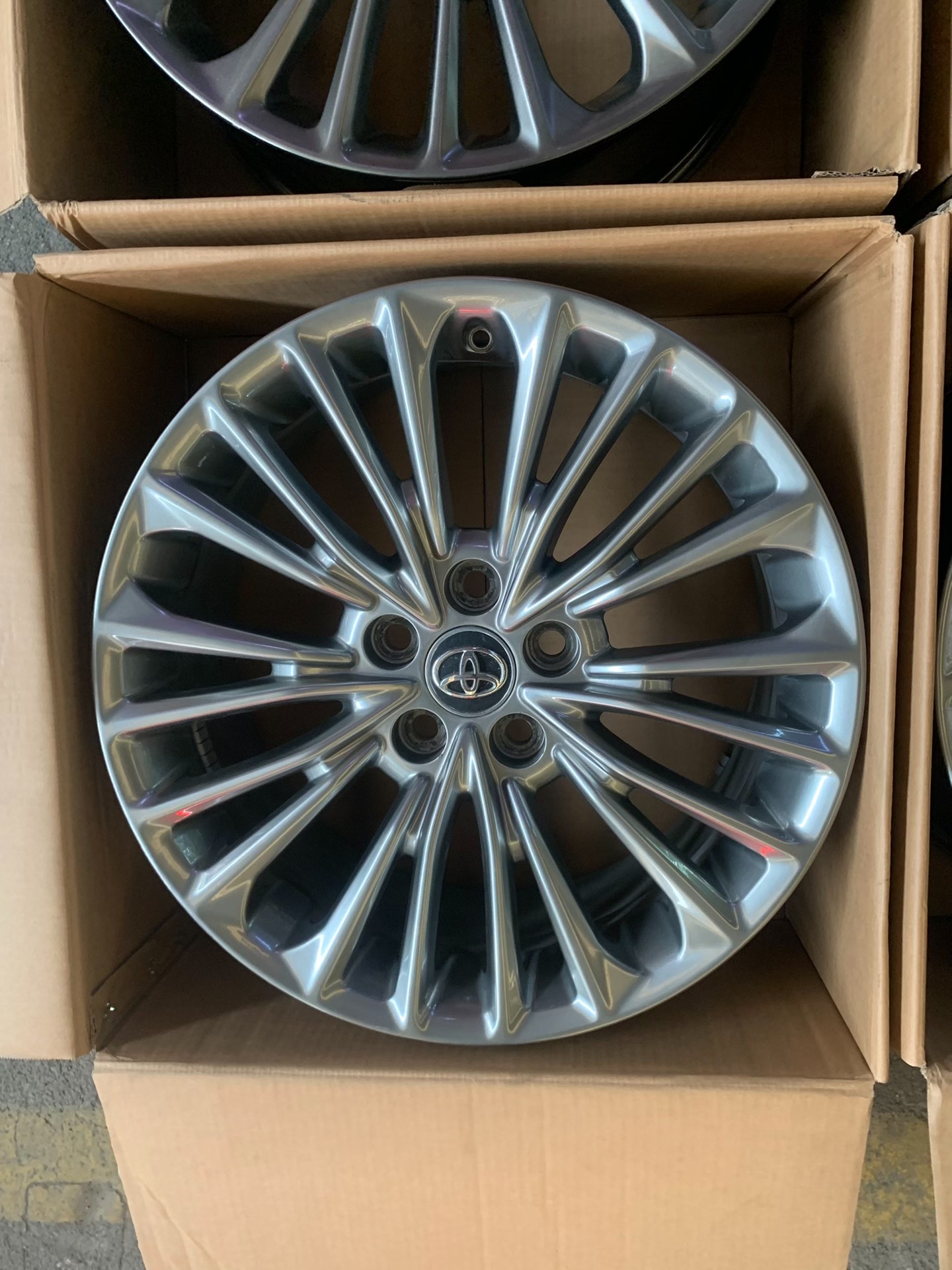 Mâm 18 inch Toyota Avalon/Camry/Reiz 8.0J đúc flow-forming - ảnh 3