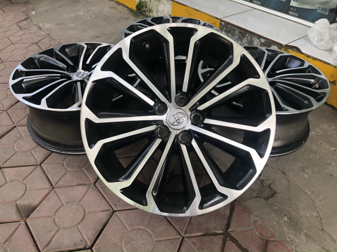 Lazang mâm vành Toyota Altis 2021 17 inch lắp lốp 215/45R17