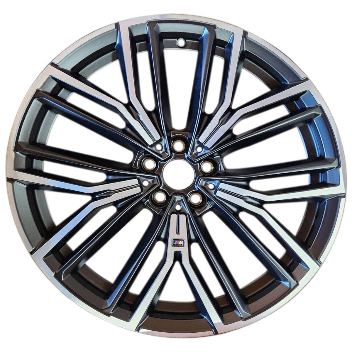 Mâm lazang 2023 BMW M550i 20" bánh sau chính hãng theo xe Style�����846M