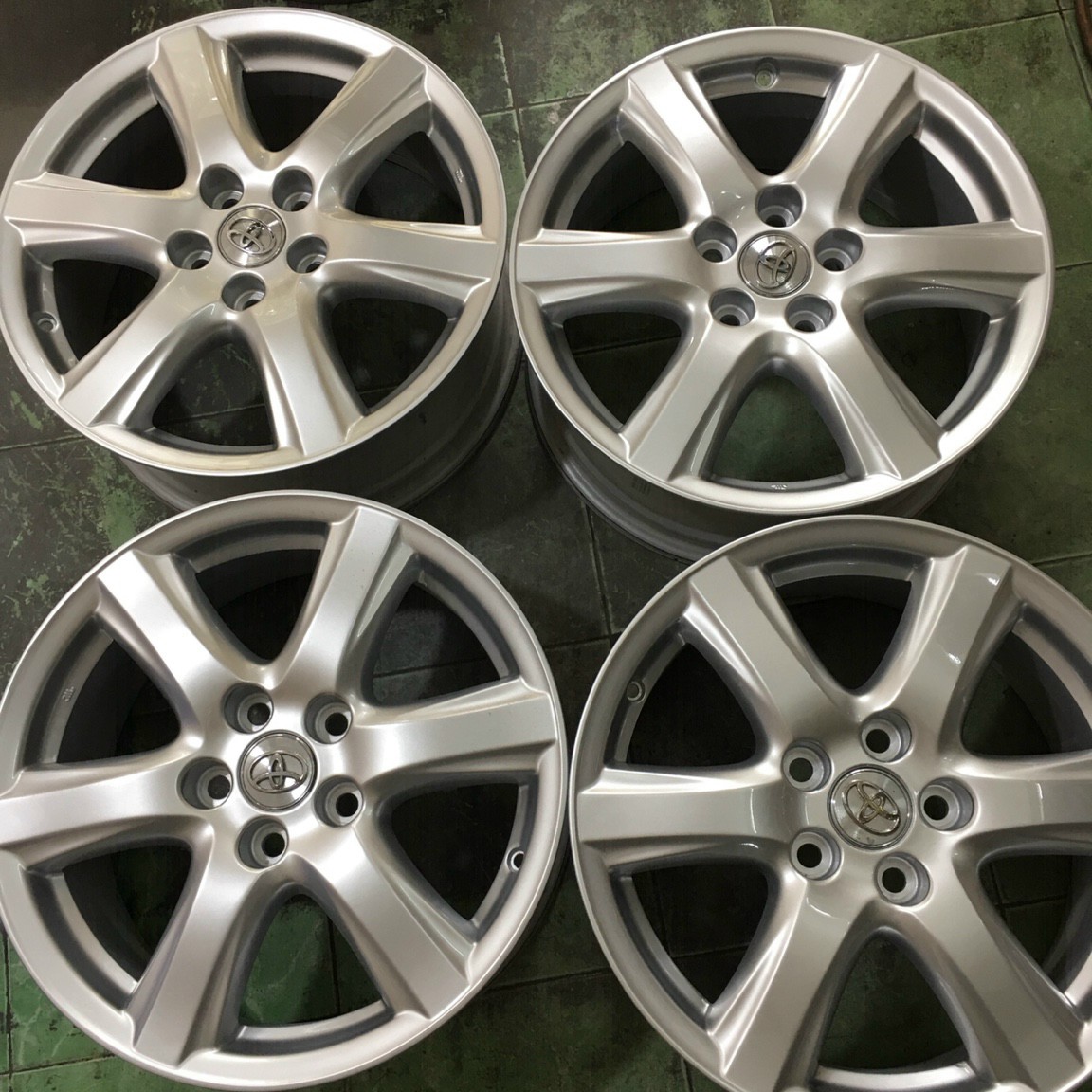 Mâm Lazang Toyota Camry 17 inch lắp lốp 215/55R17