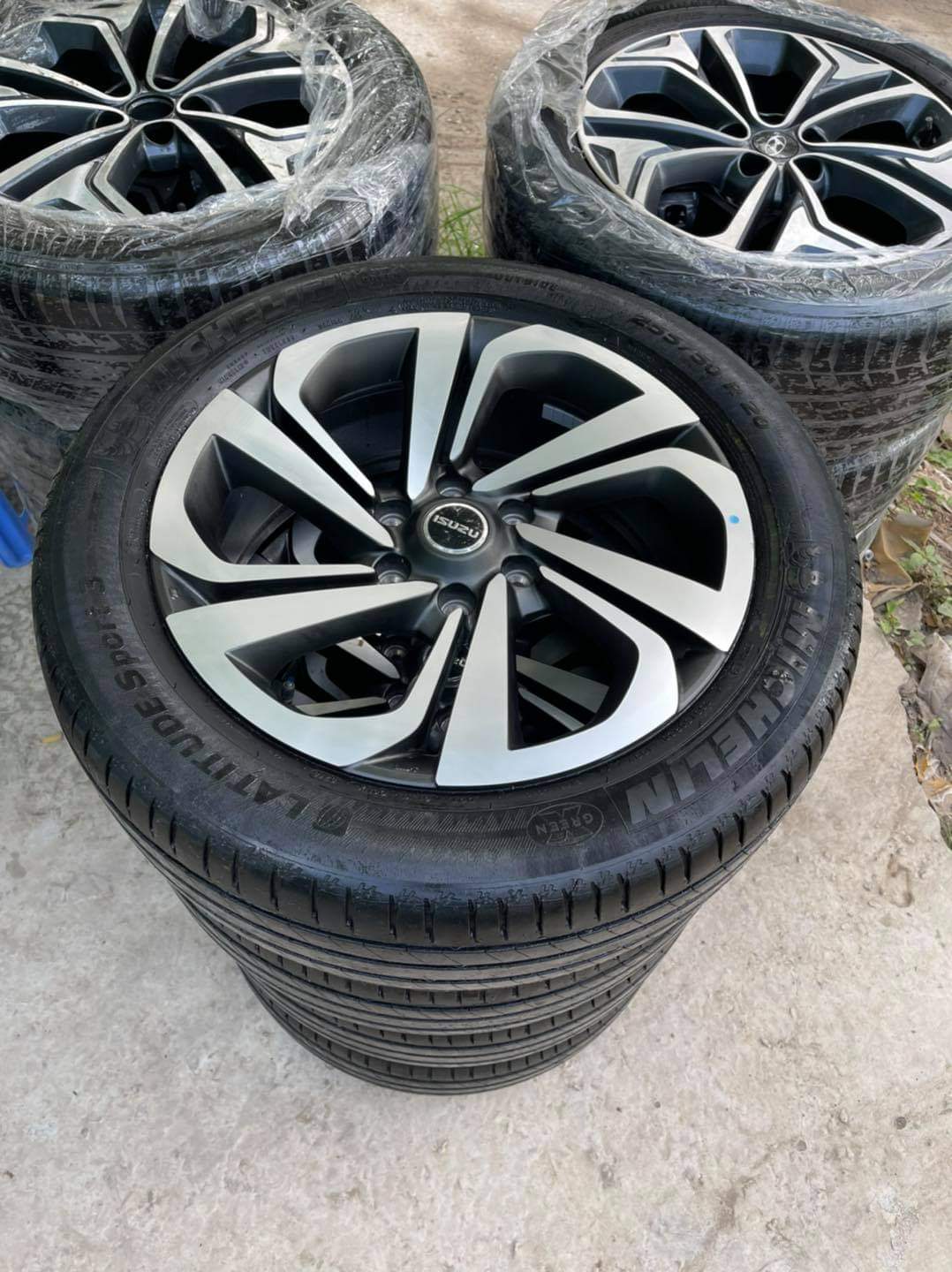 Mâm Lazang Vành bán tải 20 inch lắp lốp 255/50R20