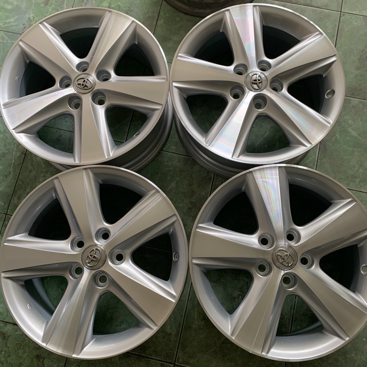 Mâm Lazang Vành Toyota Camry nhập mỹ 17 inch lắp lốp 215/55R17