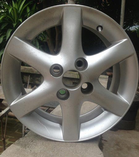 Mâm Toyota Corona Altis lắp lốp 175/70R14