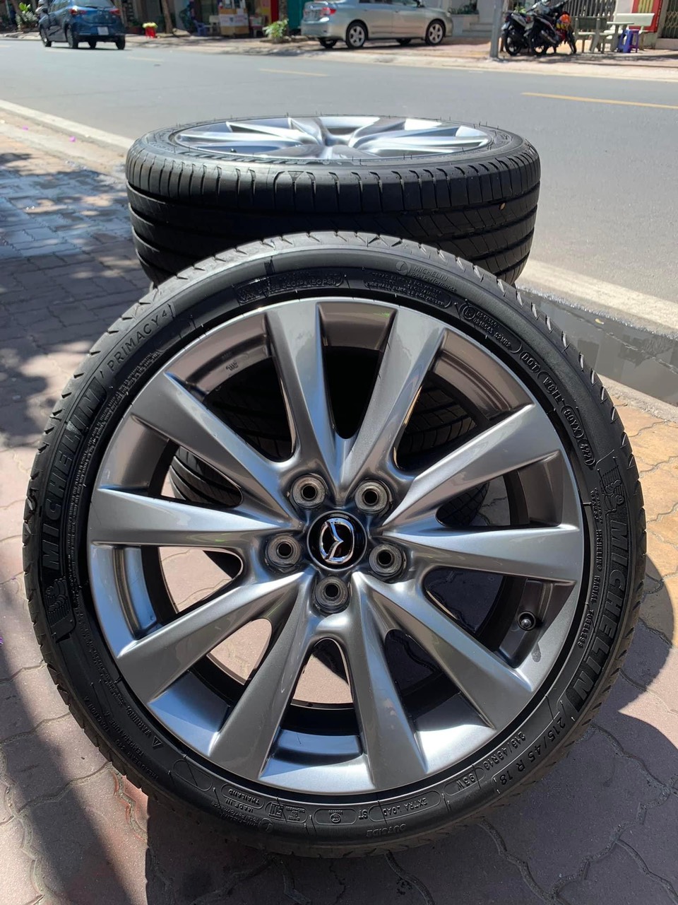 Mâm vành lazang Mazda 3 2.0 18 inch lắp lốp 215/45R18