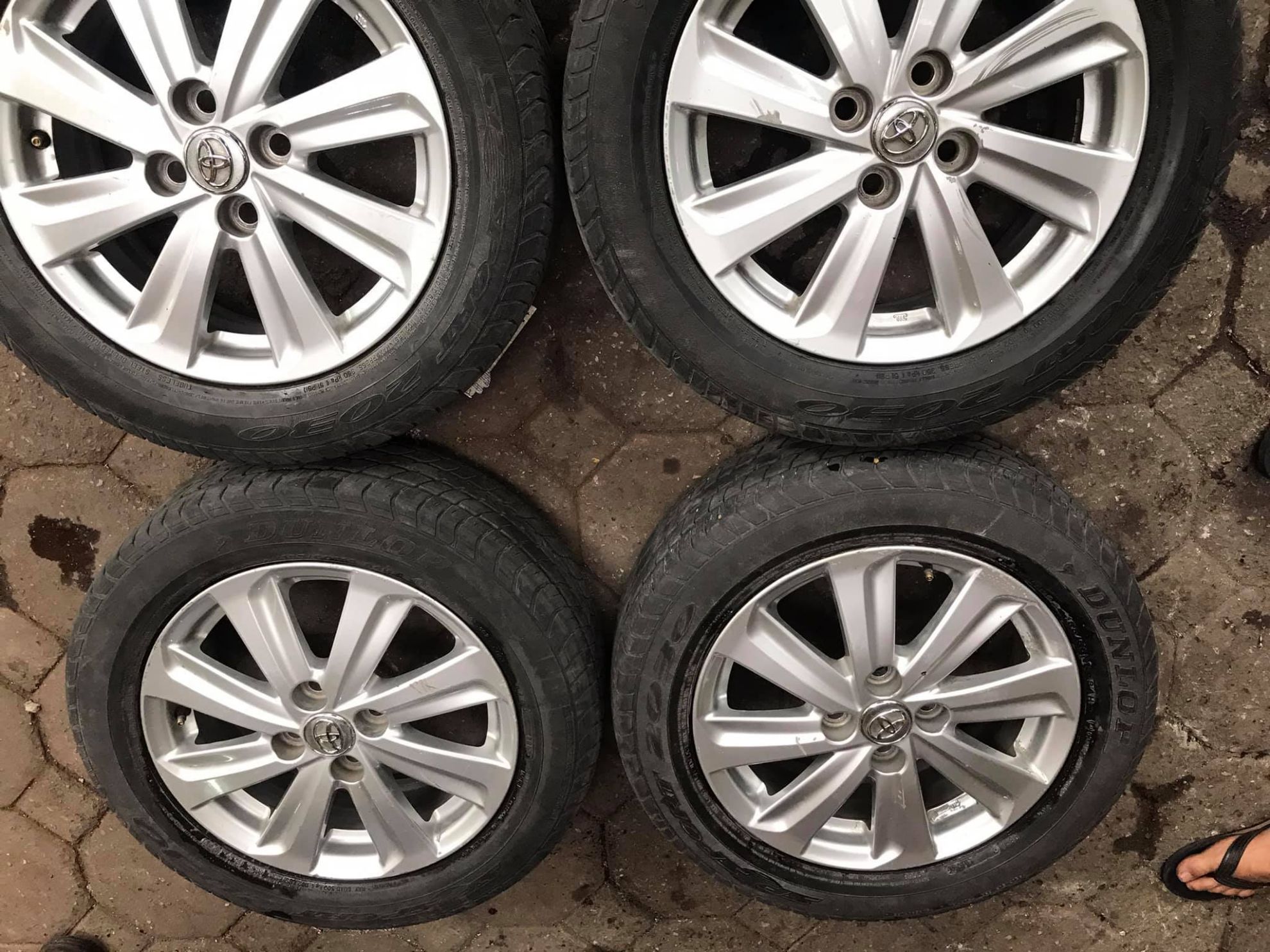 Mâm Lazang Toyota Vios cũ 15 inch lắp lốp 185/60R15