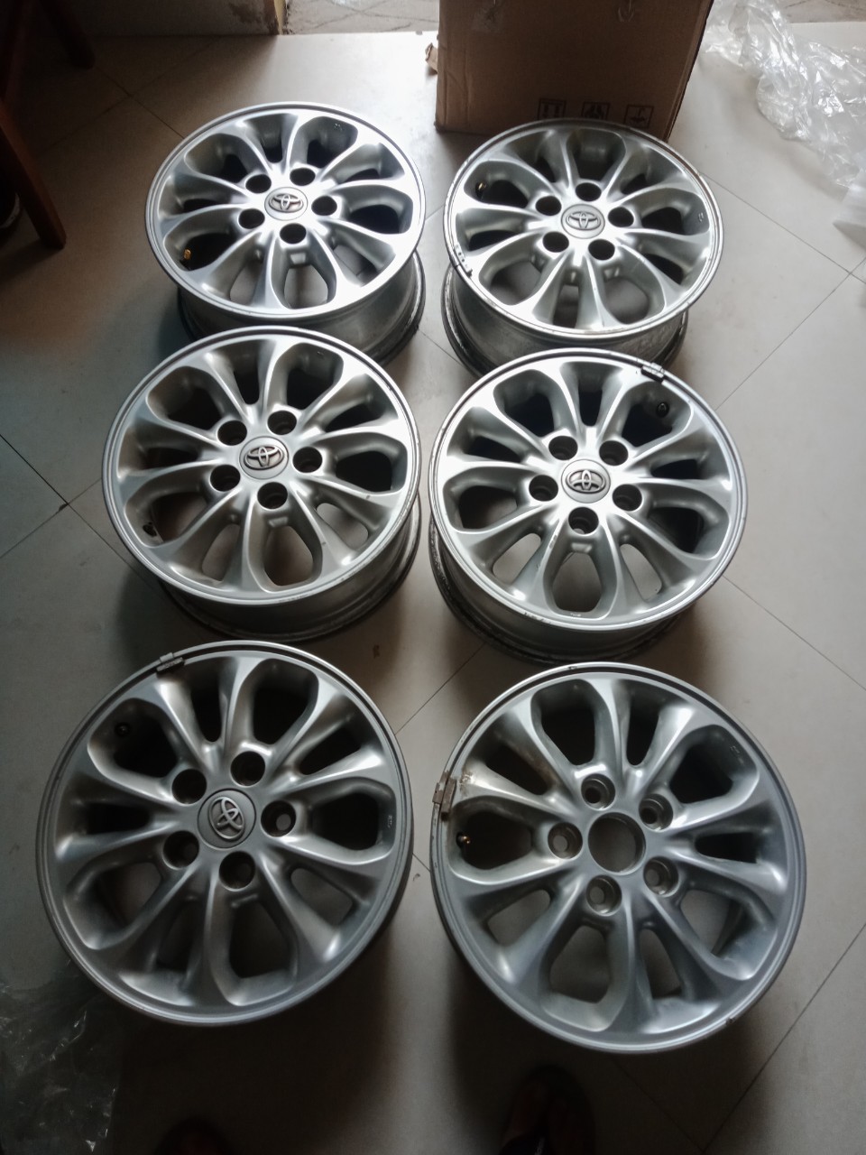 Mâm Lazang Vành Toyota Innova 15 inch lắp lốp 205/65R15 theo xe Mâm Lazang Vành Toyota Innova 15 inch lắp lốp 205/65R15 theo xe