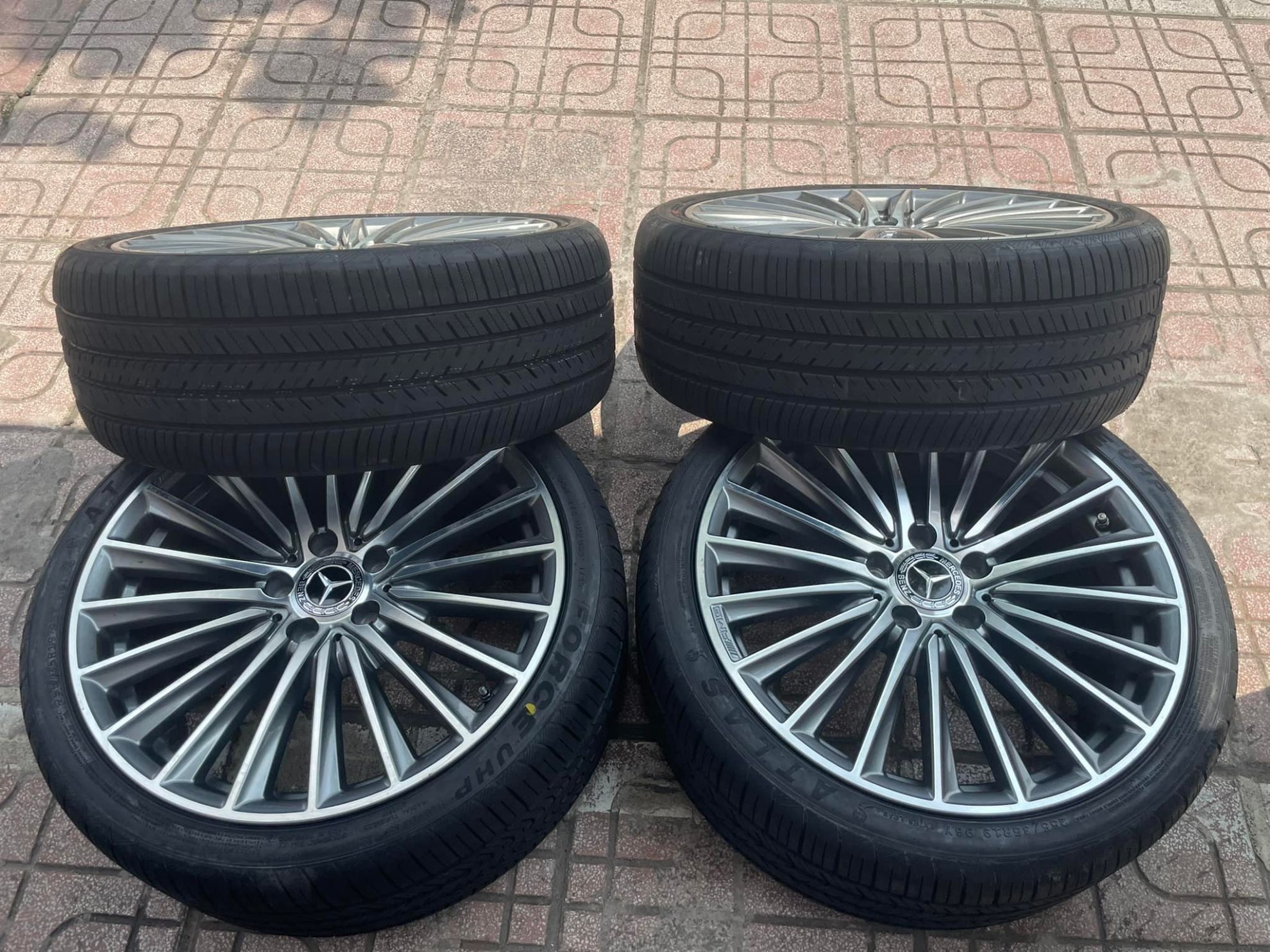 Mâm vành lazang Mercedes C200 2022 19 inch lắp lốp 225/40R19-255/35R19 Mâm vành lazang Mercedes C200 2022 19 inch lắp lốp 225/40R19-255/35R19